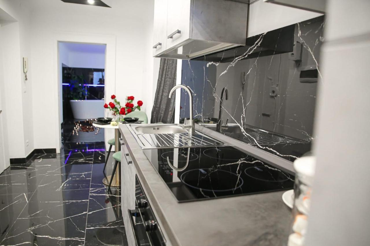 The Marble House Apartment Bari Exterior foto