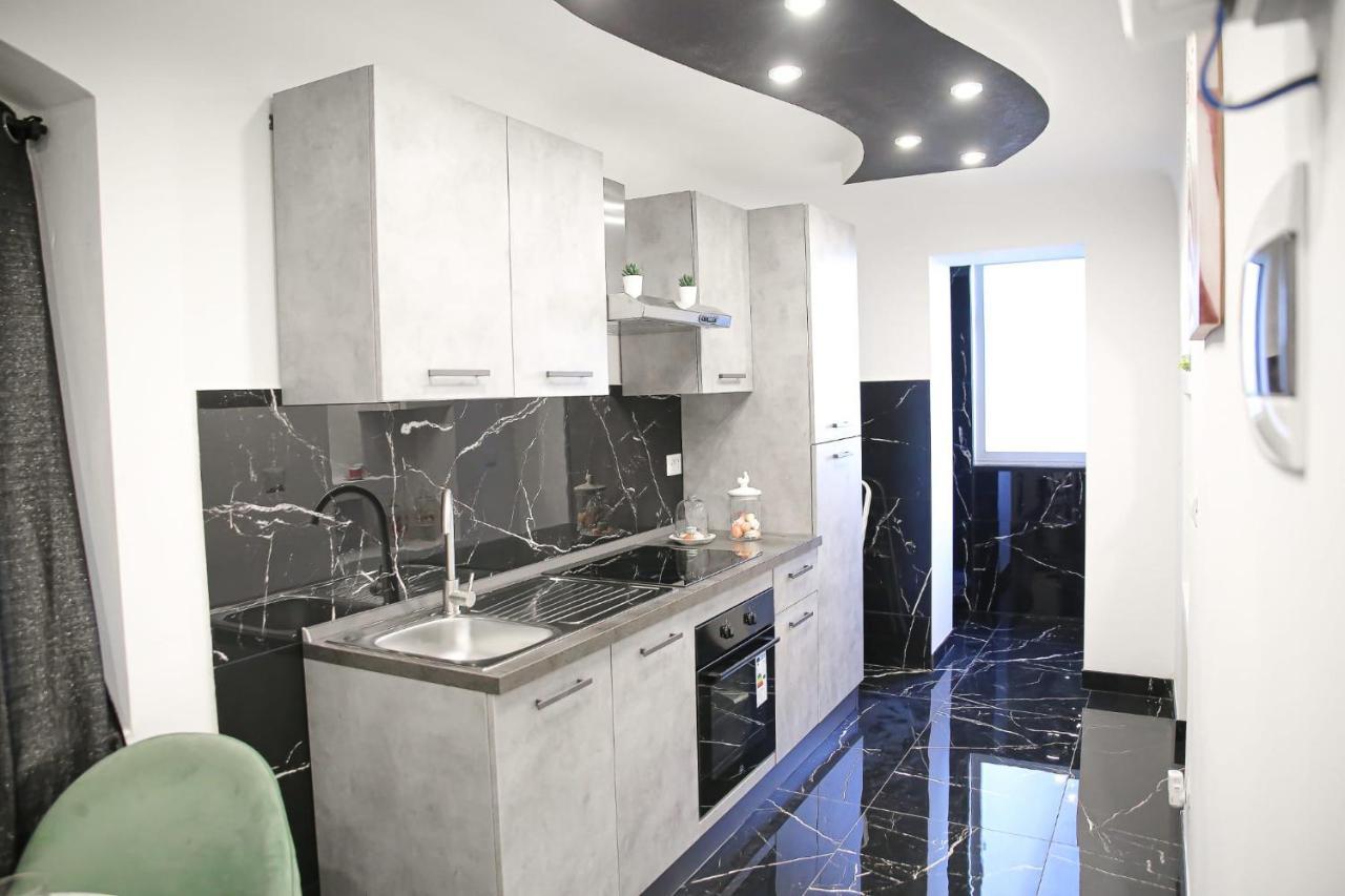 The Marble House Apartment Bari Exterior foto